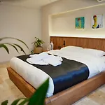 Aparthotel Khalkedon 4*